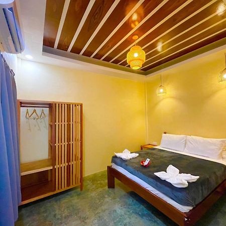 La Visita Hotel Хенерал Луна Екстериор снимка